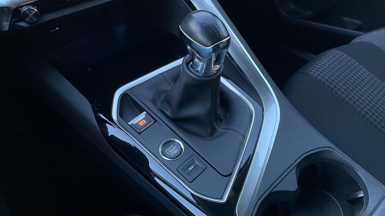 PEUGEOT 3008 1.5 ALLURE BLUEHDI 131CV - FULL LED, VIRTUAL COCKPIT, NEOPATENTATI