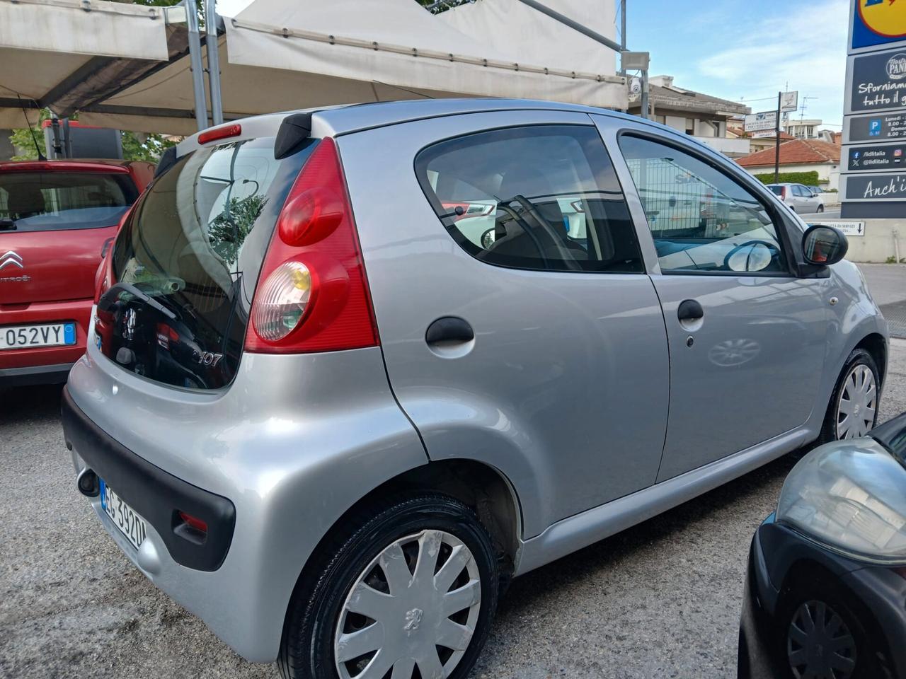 Peugeot 107 1.0 68CV 5p. Desir