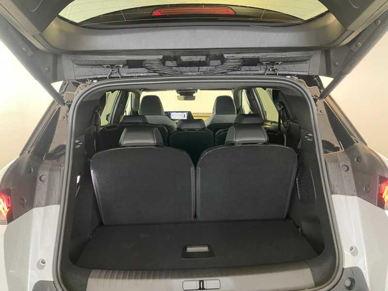 PEUGEOT Nuovo 5008 Hybrid 136 e-DCS6 GT