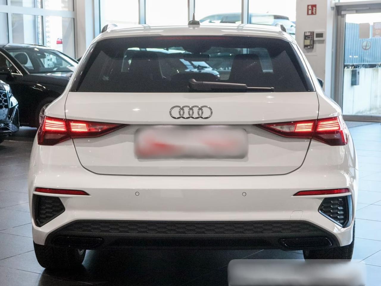 Audi A3 SPB 30 TFSI S line edition