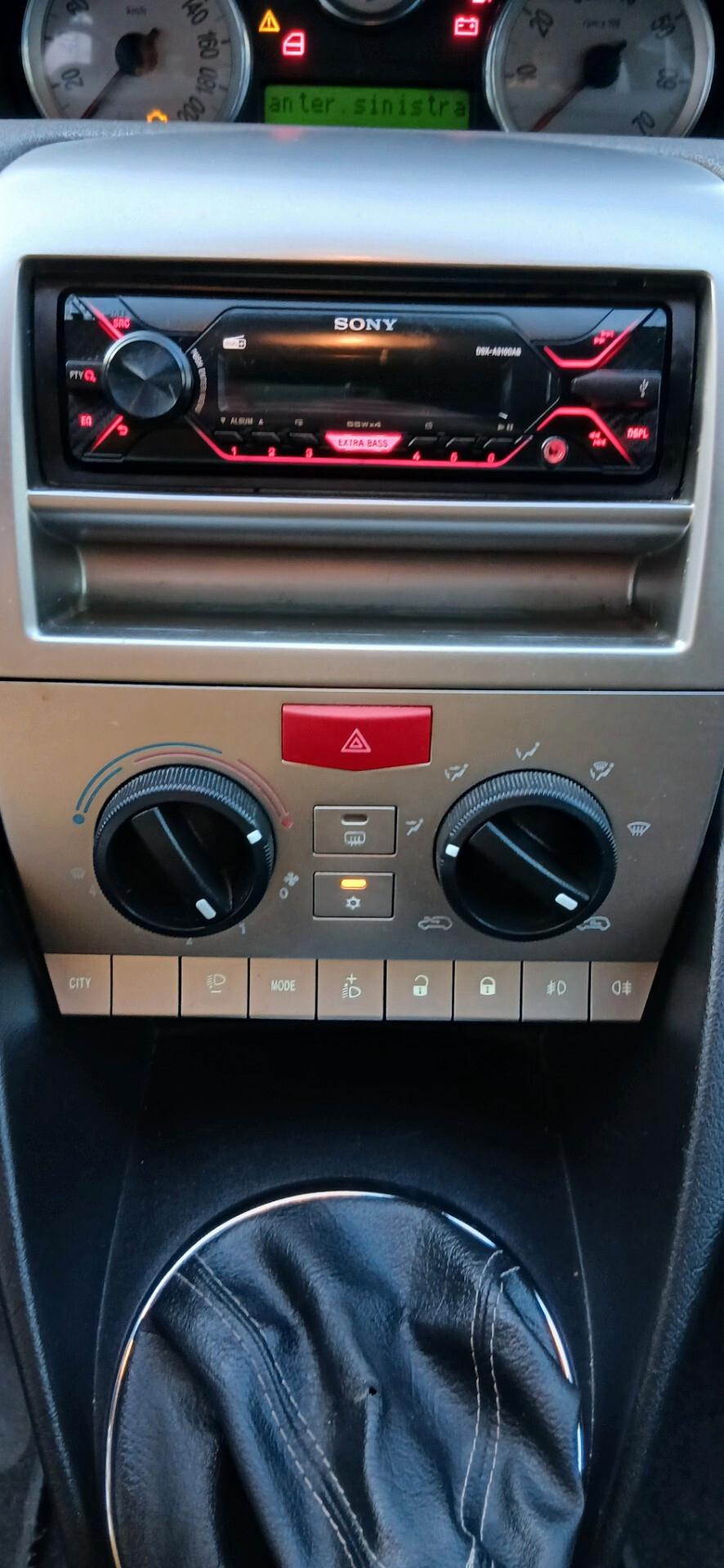 LANCIA YPSILON 1.2 PARI AL NUOVO