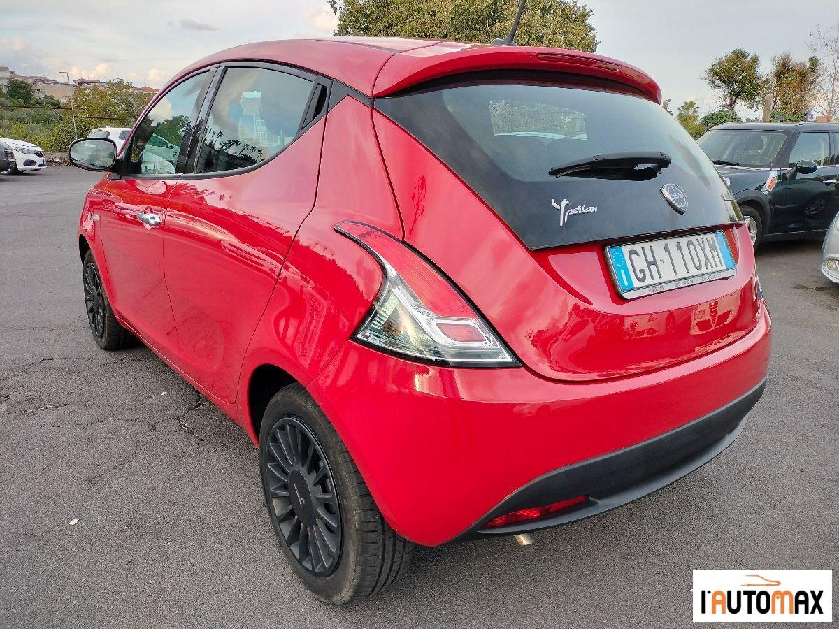 LANCIA - Ypsilon 1.0 firefly hybrid Silver s&s 70cv