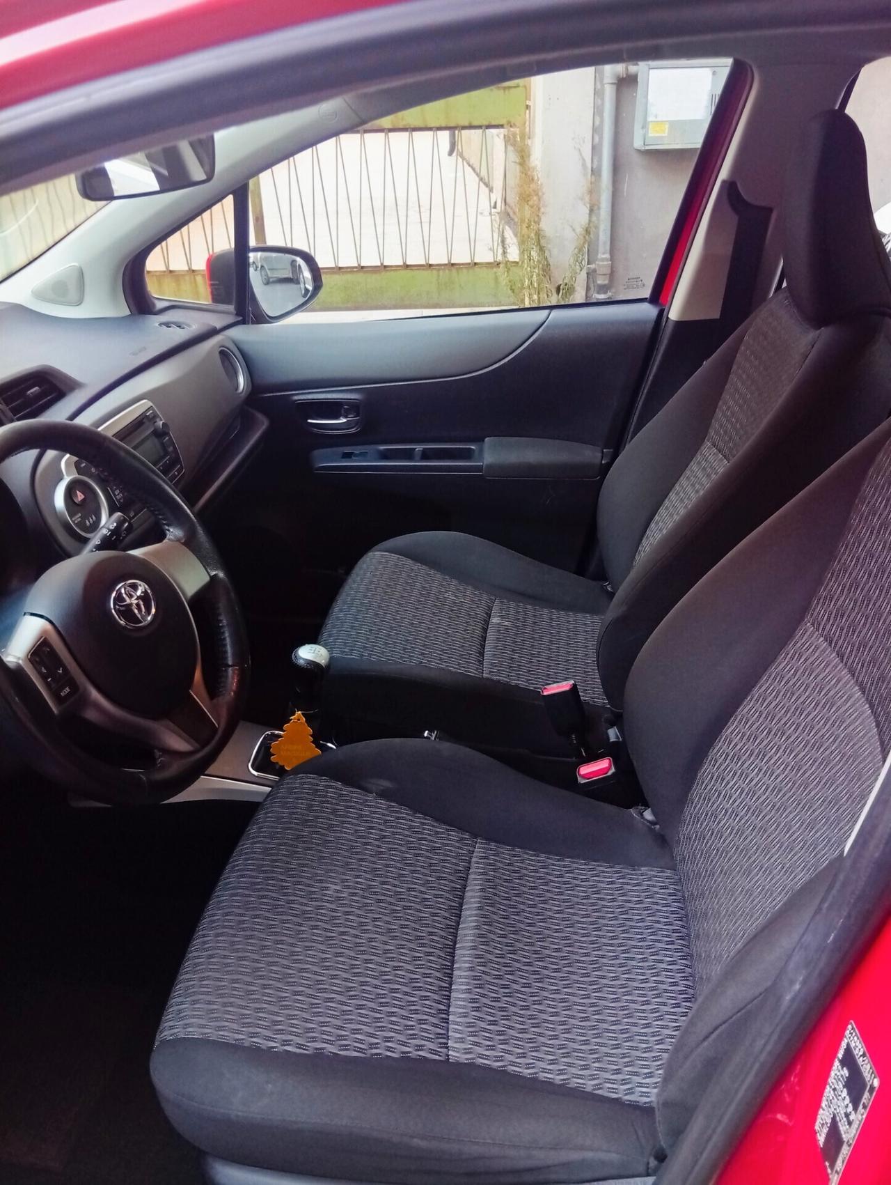 Toyota Yaris 1.0 5 porte Lounge