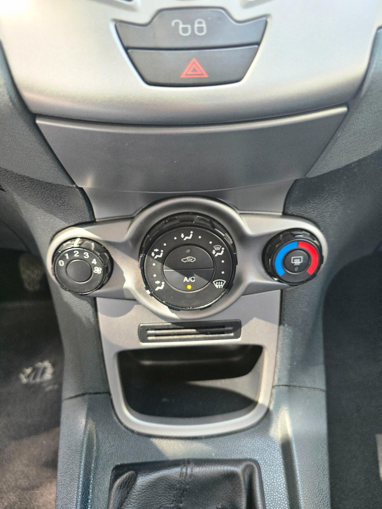 Ford Fiesta 1.2 82CV 3 porte Titanium - 2010