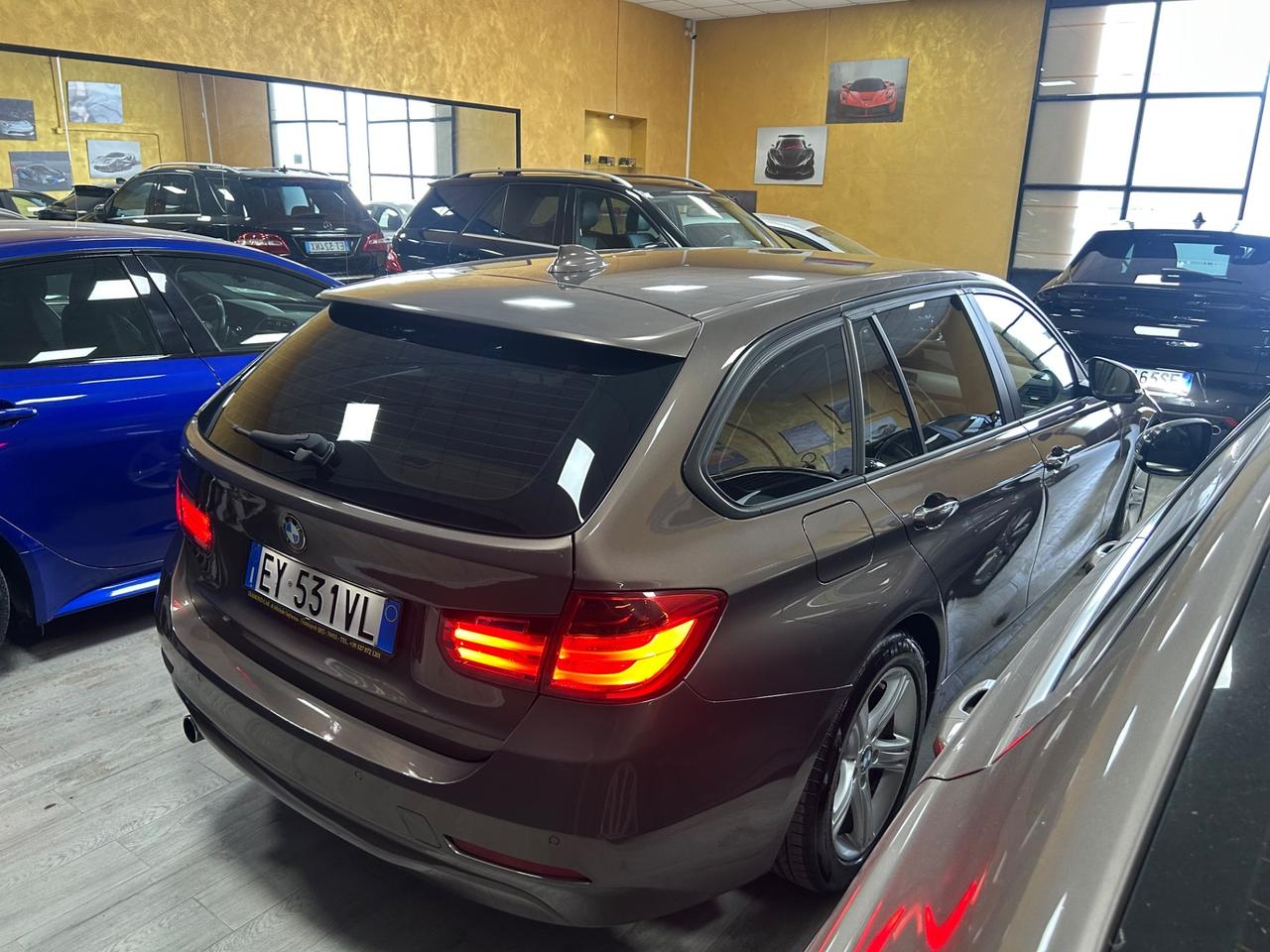 BMW 318d Touring 143 cv “PELLE/NAVI/SENSORI”-2015