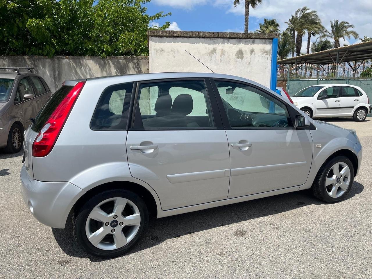 Ford fiesta 5 P-1.4 tdci- km 90000-2007