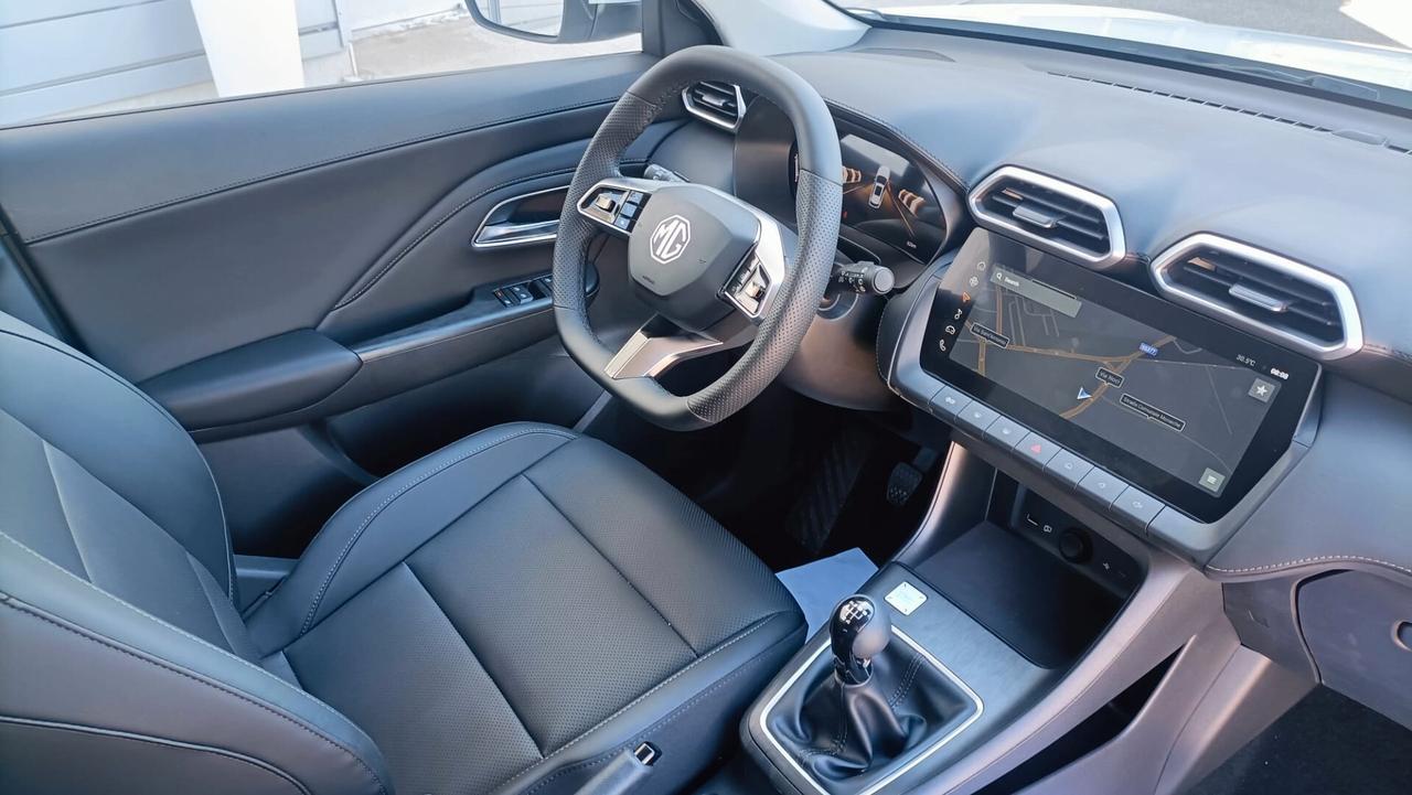 NUOVA Mg ZS 1.5 MT Standard 2025