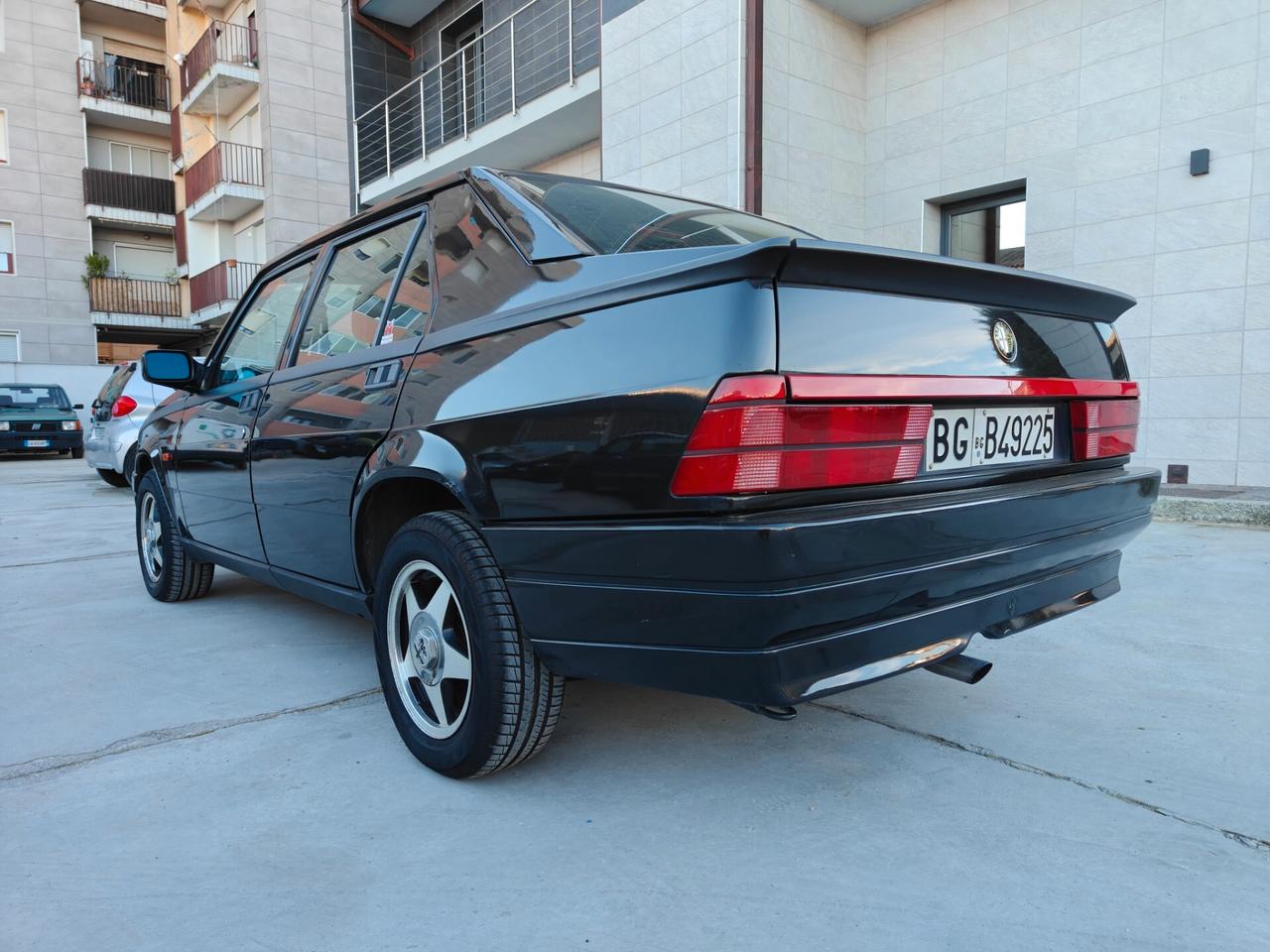 Alfa Romeo 75 motore nuovo