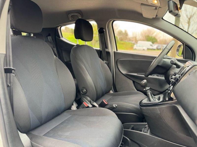 Lancia Ypsilon 1.2 69 CV 5 porte "GOLD"