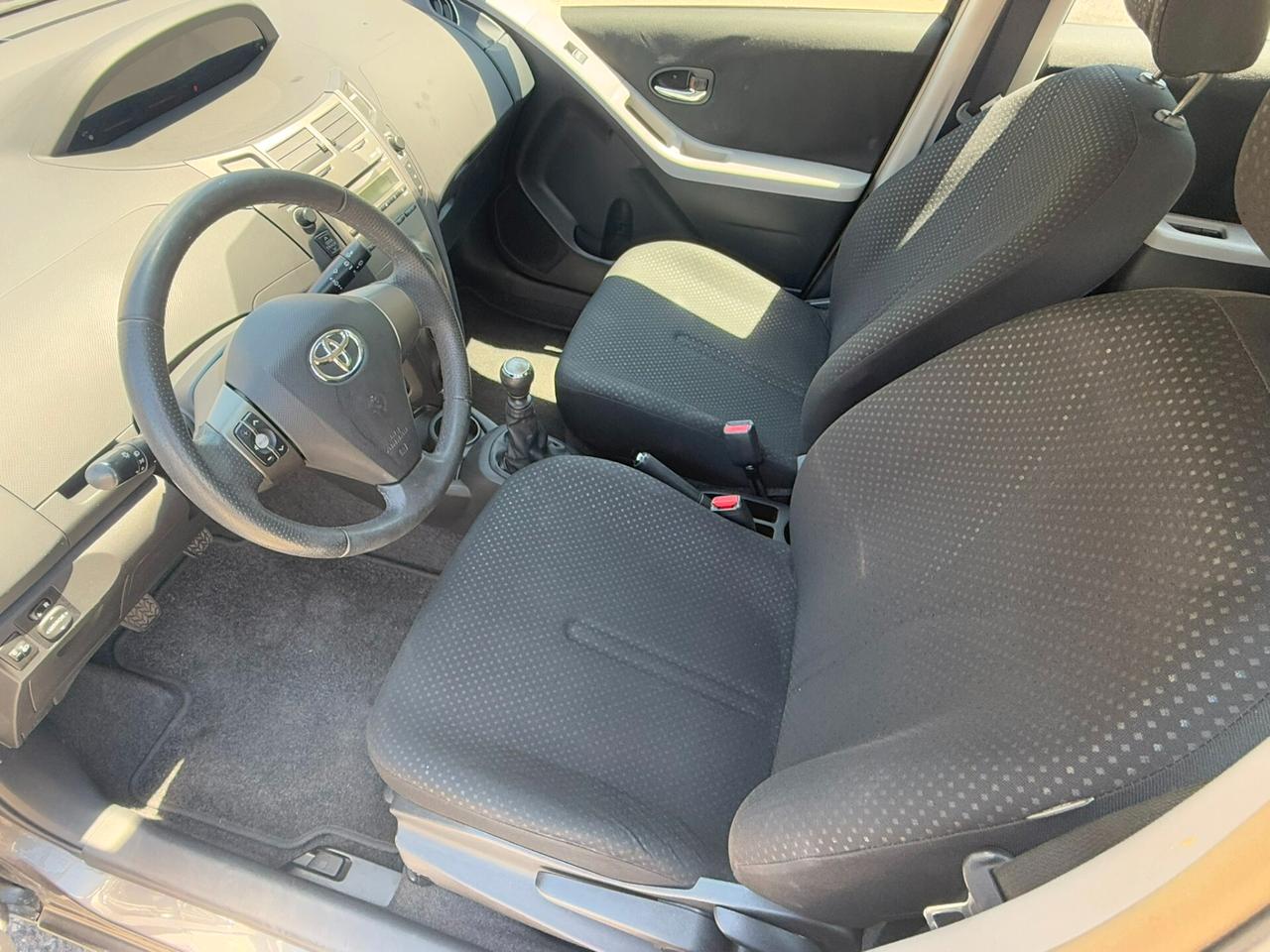 Toyota Yaris 1.0 5 porte Sol