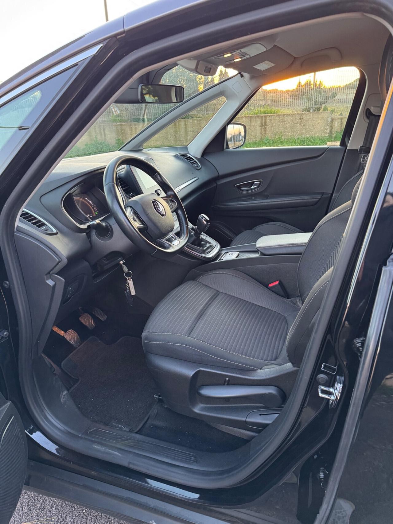 Renault Grand Scenic Blue dCi 120 CV Initiale Paris