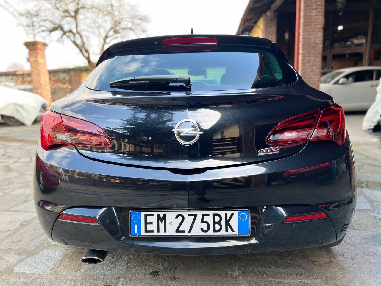 Opel Astra GTC 1.6 Turbo 180CV Cosmo