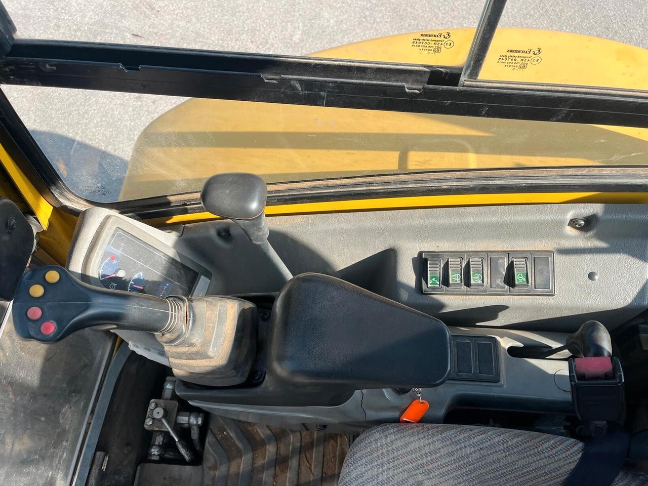 MINIESCAVATORE VOLVO ECR 28