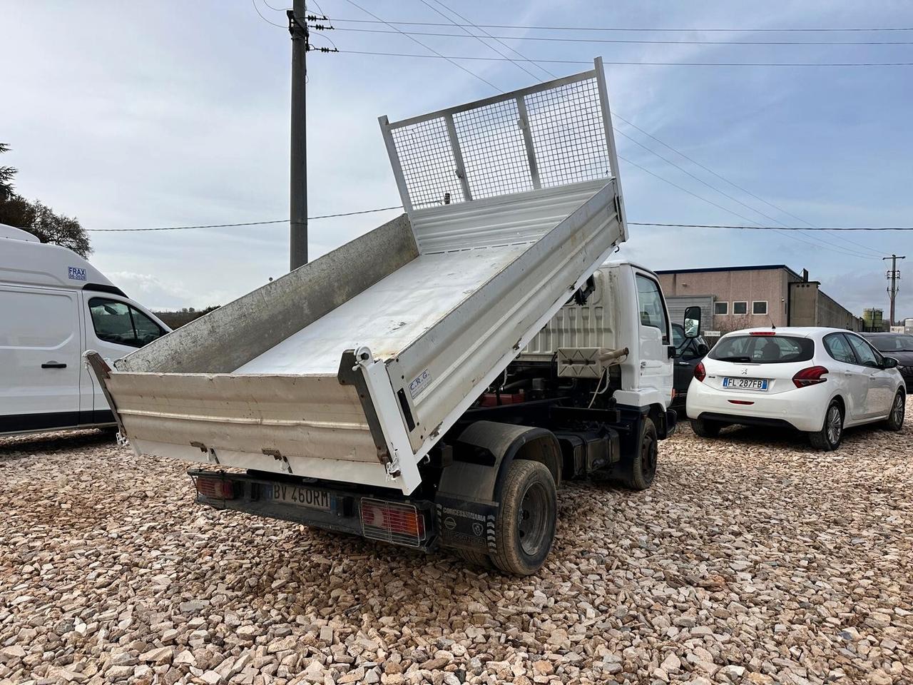 Nissan Cabstar Cabstar-E 110.35 3.0 Tdi PM-RG Cab. L