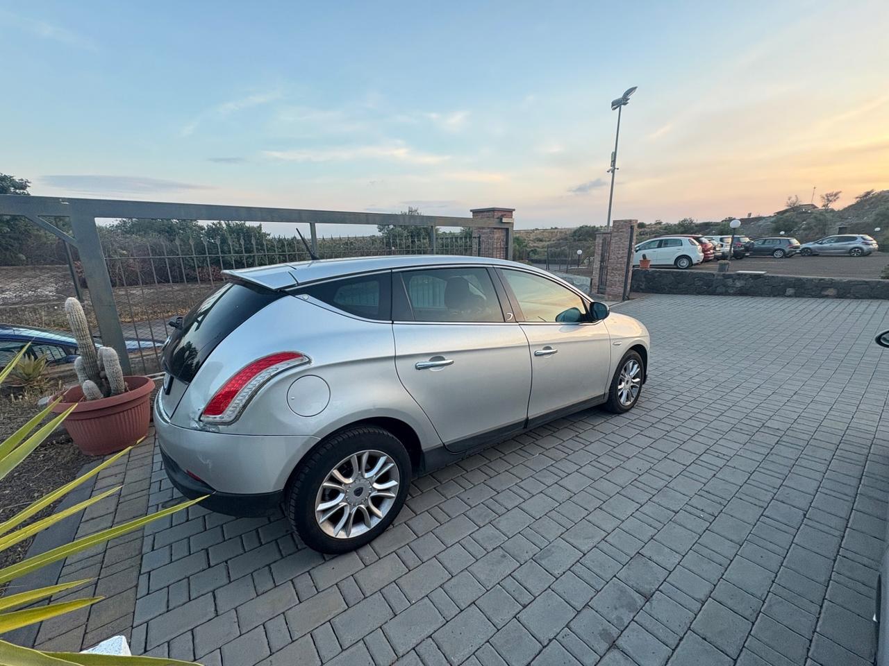 Lancia Delta 1.6 MJT DPF Oro