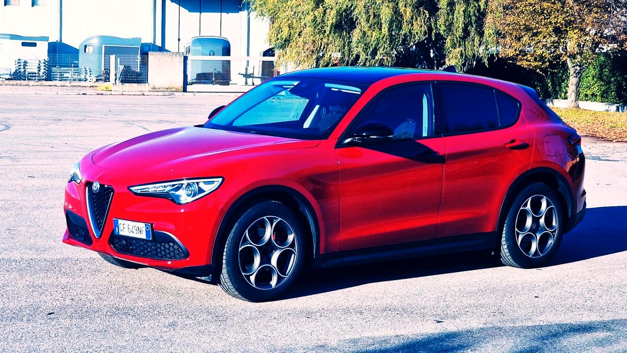 Alfa Romeo Stelvio 2.2 Turbodiesel 160 CV Rosso Edizione Gancio Traino