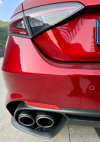 ALFA ROMEO Giulia 2.9 T V6 AT8 Quadrifoglio ROSS