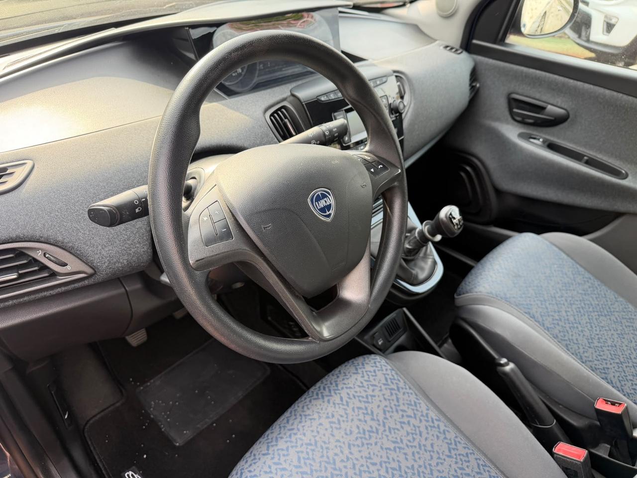 Lancia Ypsilon 1.0 hybrid