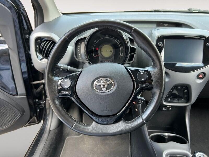 Toyota Aygo Connect 1.0 VVT-i 72 CV 5 porte x-play