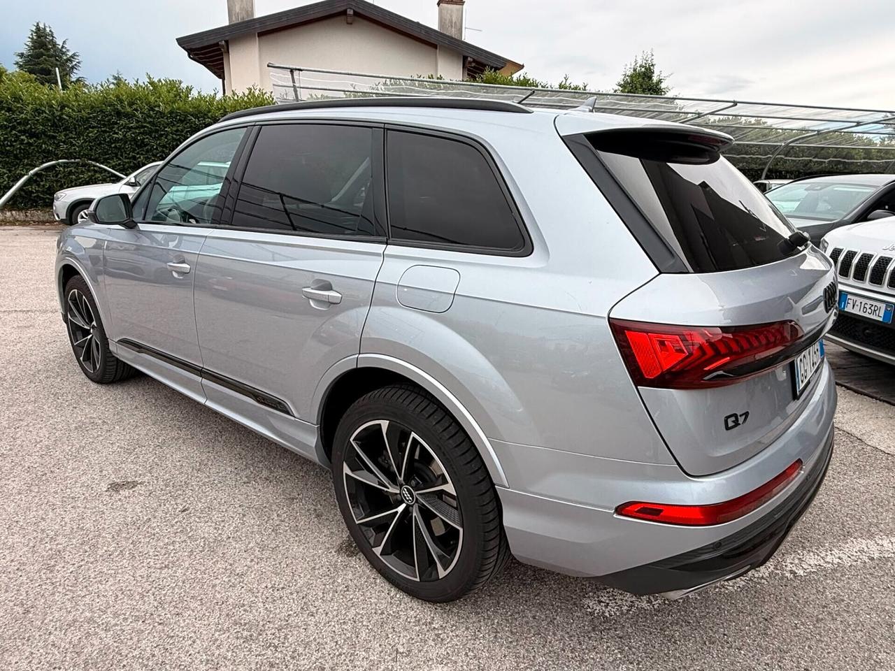 Audi Q7 55 TFSI quattro tiptronic Business