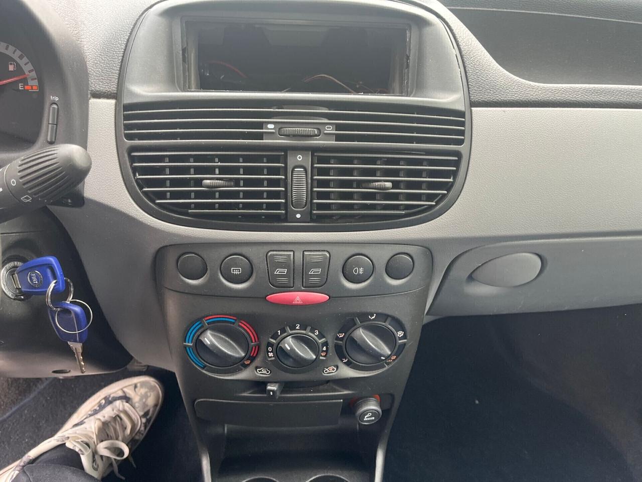 Fiat Punto 1.2i cat 5 porte SX