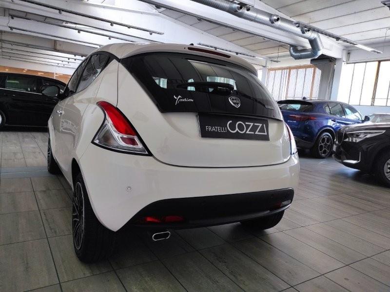 LANCIA Ypsilon 3ª serie - Ypsilon 1.0 FireFly 5 porte S&S Hybrid Gold