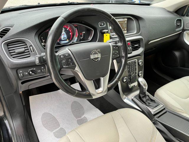VOLVO V40 D3 Geartronic Momentum