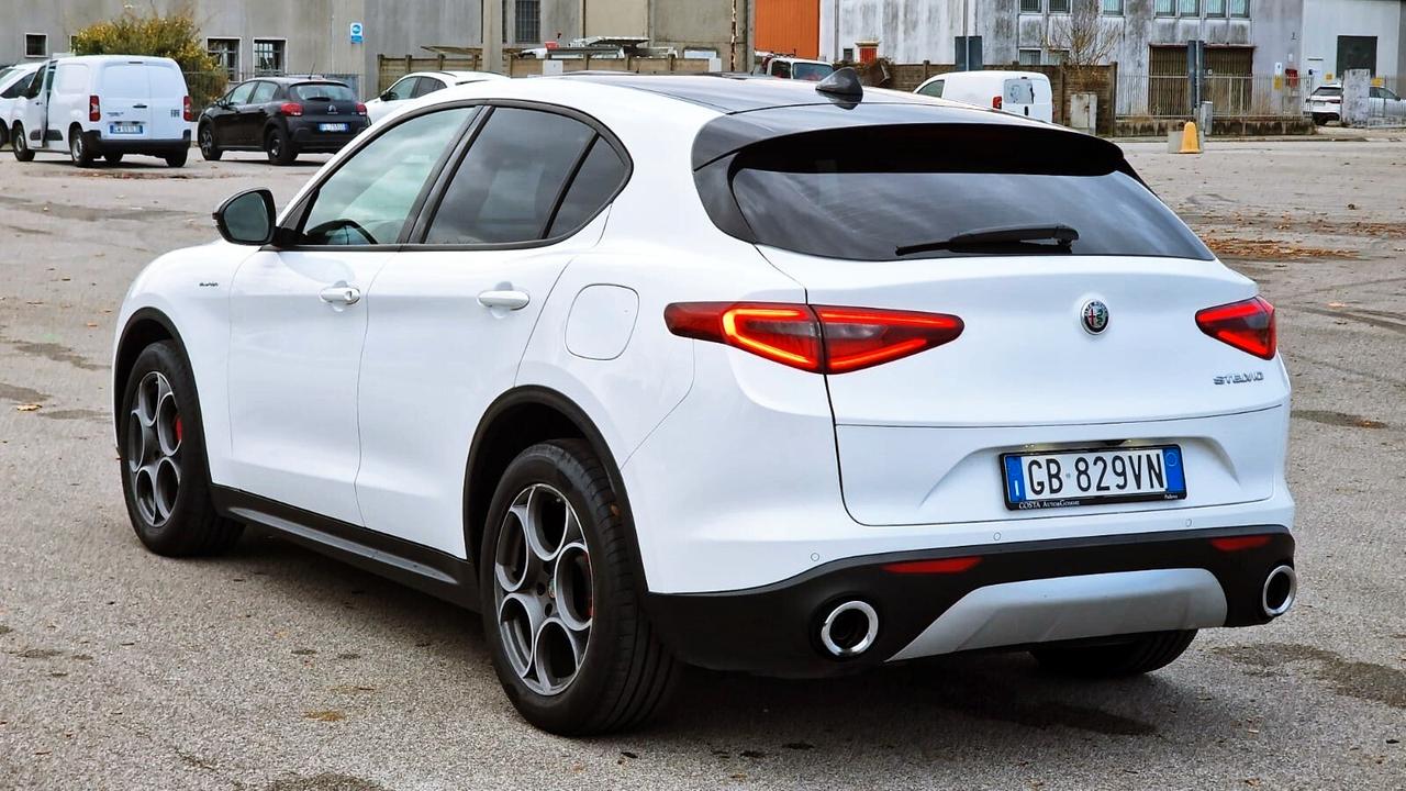 Alfa Romeo Stelvio 2.2 Turbodiesel 160 CV AT8 RWD Super