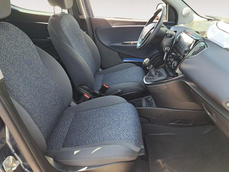 Lancia Ypsilon 1.2 Silver Gpl 69cv