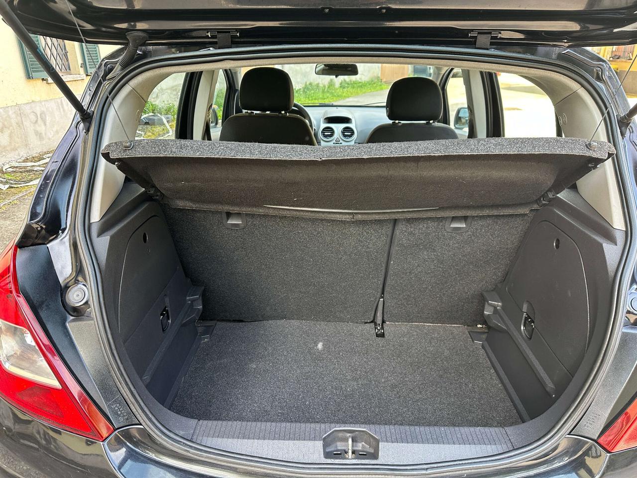 Opel Corsa 1.2 5 porte Club