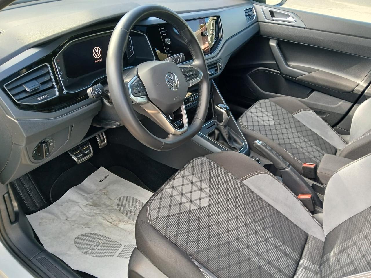 Volkswagen Taigo 1.0 TSI 115 CV DSG R-Line-AZIENDALE