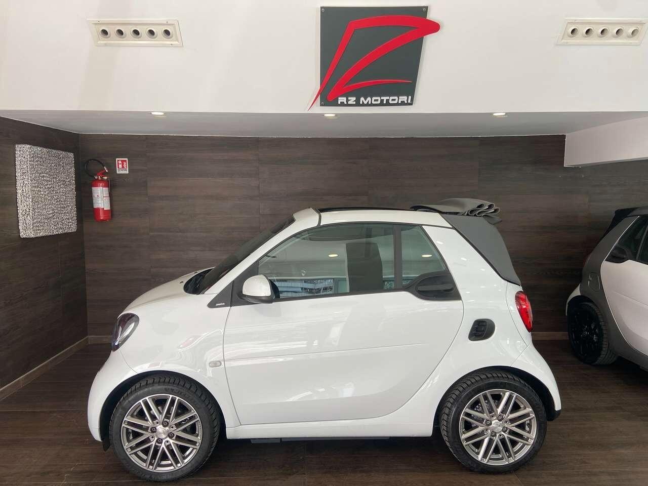 Smart ForTwo 70 1.0 twinamic cabrio Suitegrey Grey