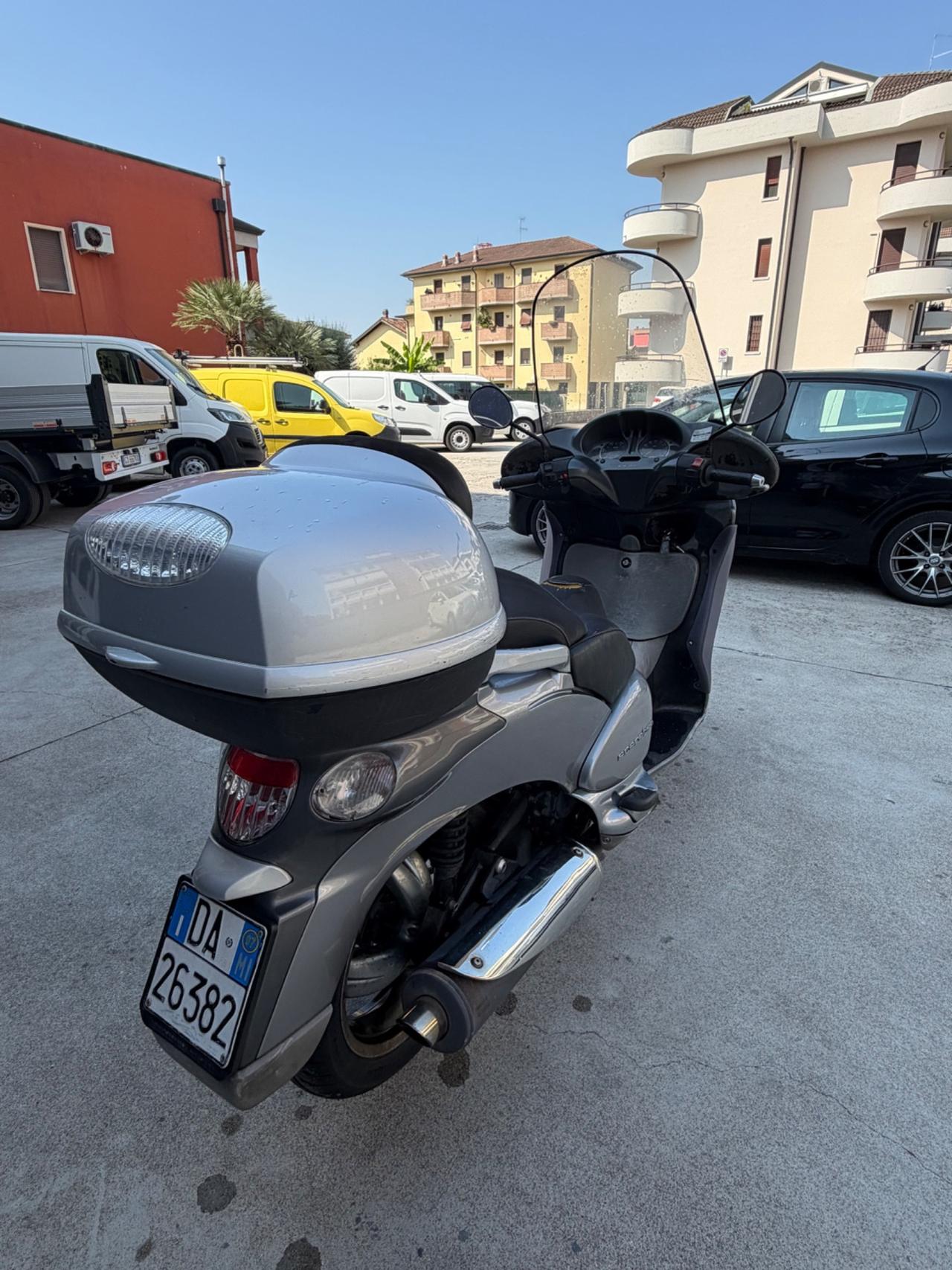 Scarabeo 500
