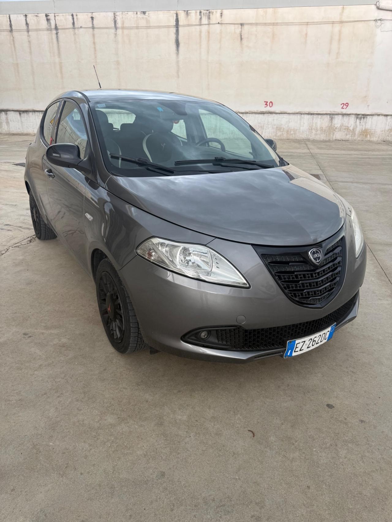 Lancia Ypsilon 1.2 69 CV 5 porte GPL Ecochic Gold