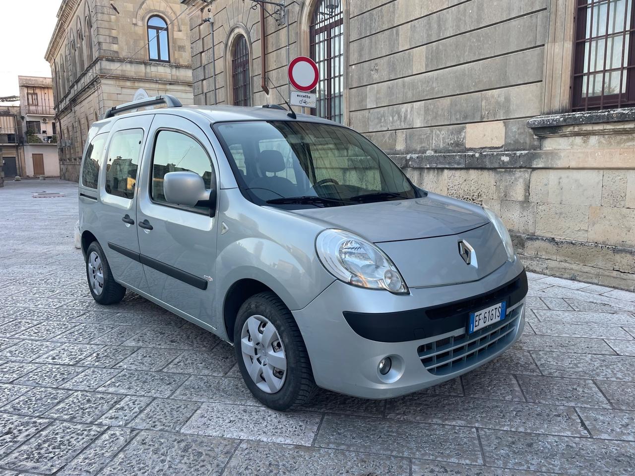 Renault Kangoo 1.5 dCi TRASPORTO DISABILI