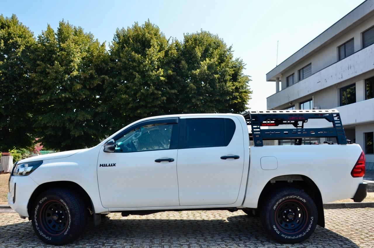 TOYOTA HILUX 2.4 D-4D DOUBLE CAB LOUNGE 4WD 150cv, VETTURA PRIVATA NO IVA, UNICOPROPRIETARIO, GARANZIA UFF TOYOTA, SERVICE UFF TOYOTA, UFF ITALIANA, PERMUTE