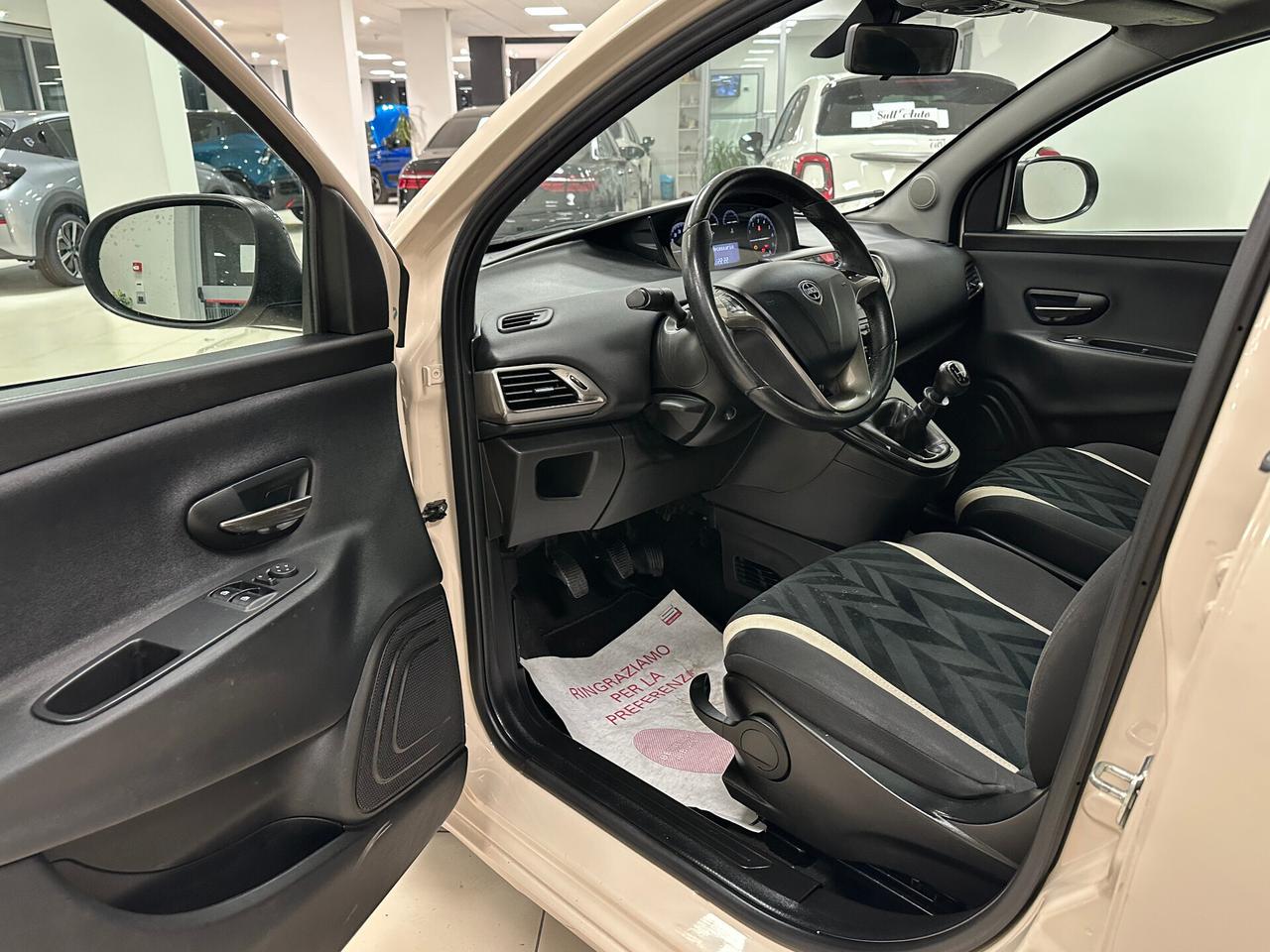 Lancia Ypsilon 1.2 69 CV 5P GPL Ecochic Gold 2017