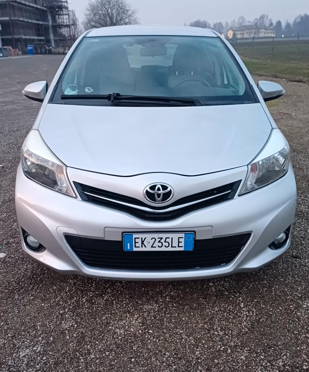 Toyota Yaris 1.3 5 porte Lounge