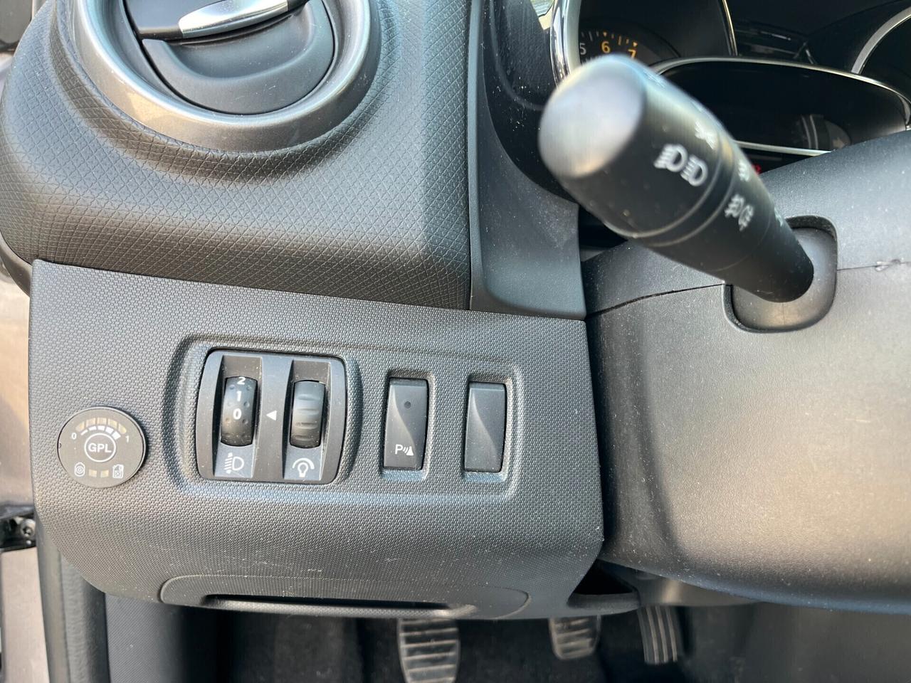 Renault Clio 1.2 GPL DI SERIE RINNOVATO KM CERTIFICATI 2015