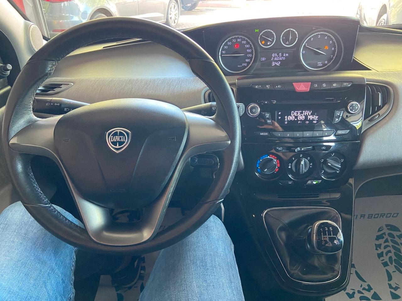 Lancia Ypsilon 1.2 69 CV 5 porte S&S Platinum
