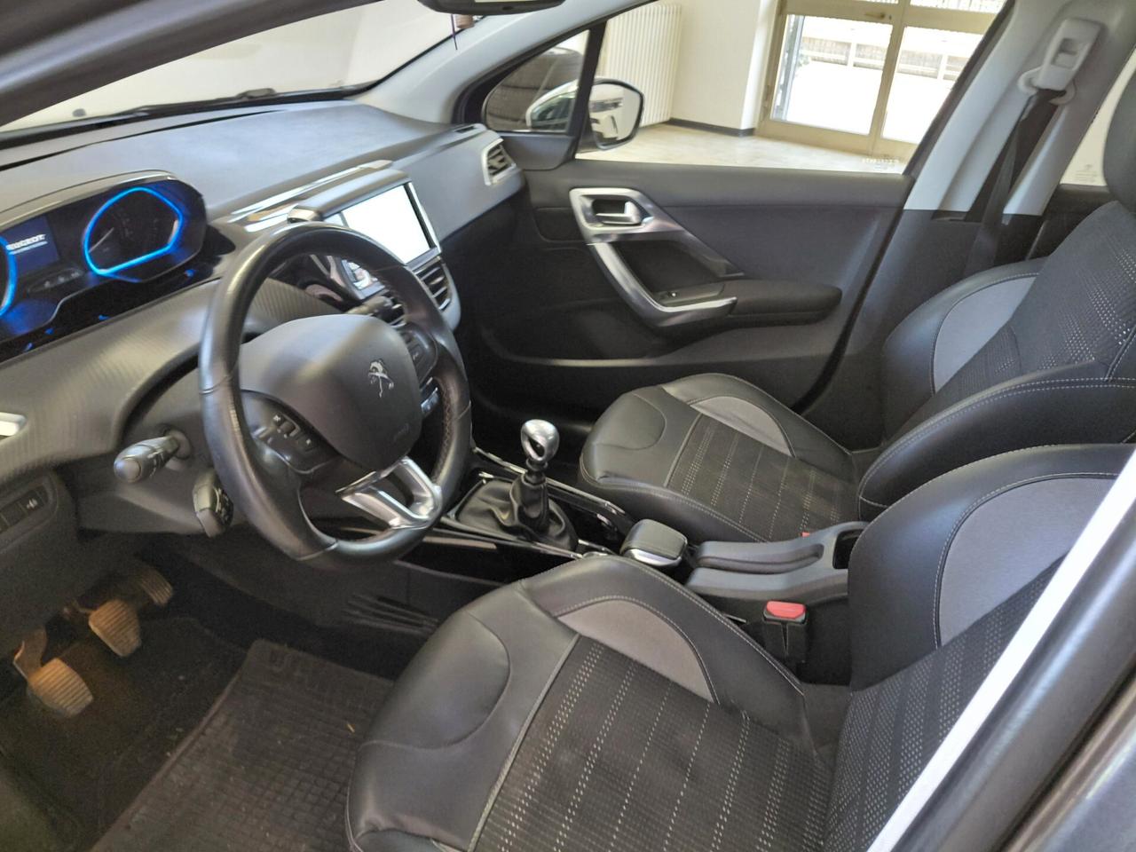 PEUGEOT 2008 ANNO 2014 DS 1.6 ADATTA NEOPATENTATI KM 110 MILA