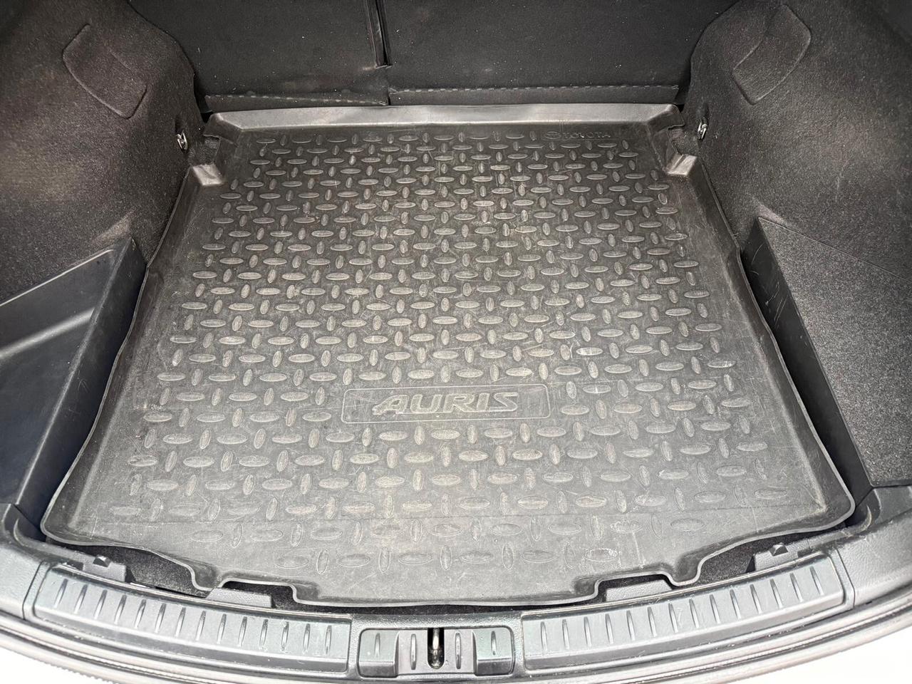 Toyota Auris Touring Sports 1.8 Hybrid Cool Automatica ***OK NEOPATENTATI***