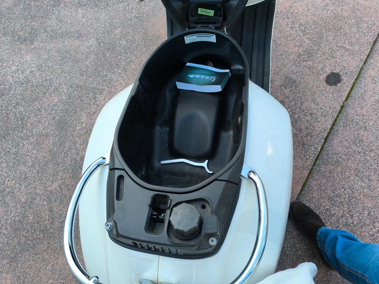Piaggio Vespa 300 GTS hpe SUPER ABS