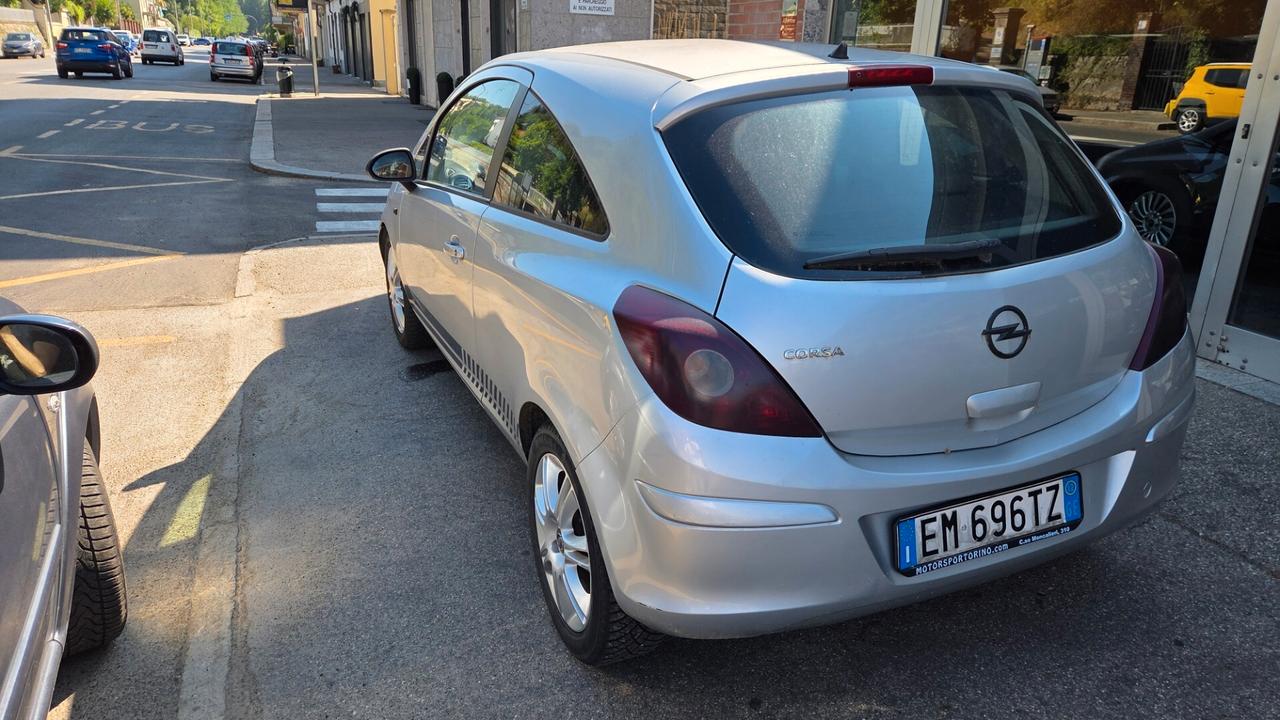 Opel Corsa 1.2 3 porte