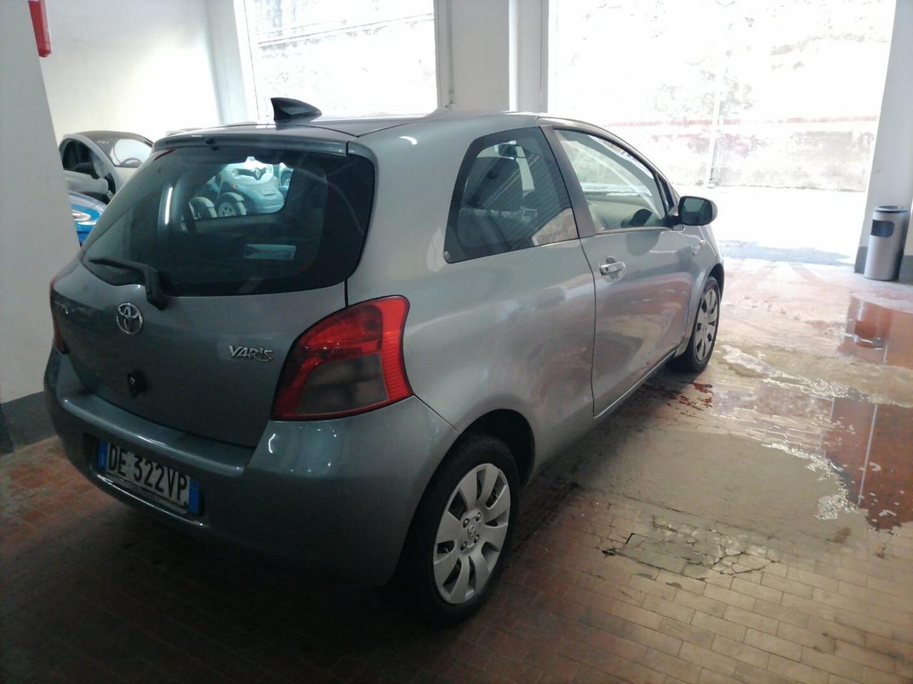 Toyota Yaris 1.4 D4D 90 Cv Sol cambio automatico