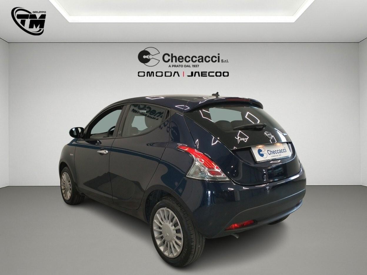 Lancia Ypsilon 1.0 FireFly 5 porte S&S Hybrid Ecochic Silver