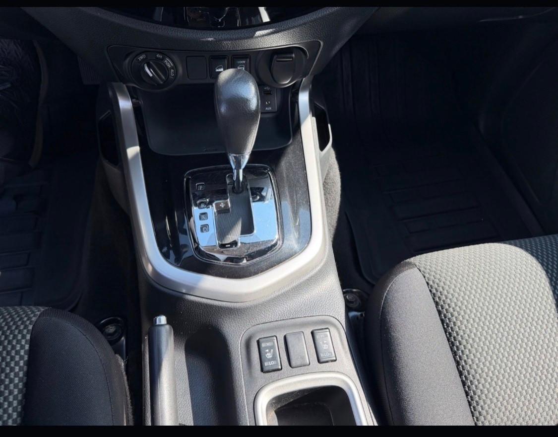 Nissan Navara 2.3 dCi 190 CV 7AT 4WD Double Cab N-Connecta