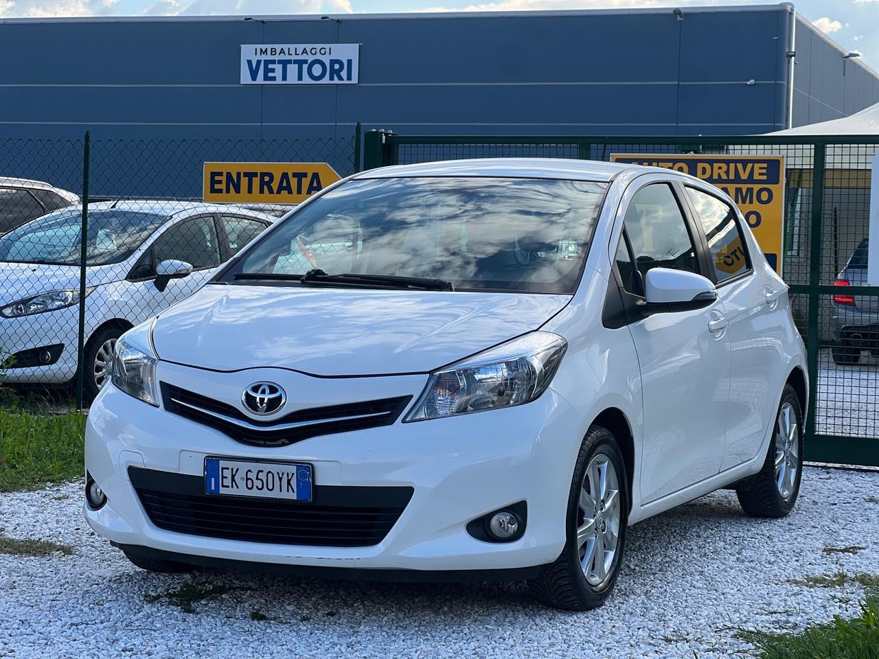 Toyota Yaris 1.0 5 porte Lounge