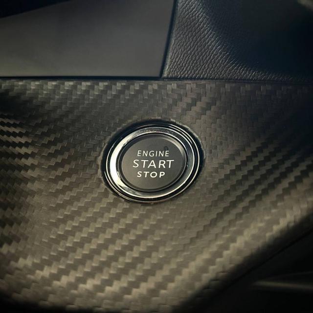 PEUGEOT 2008 motore elettrico 136 CV GT TETTO APRIBILE