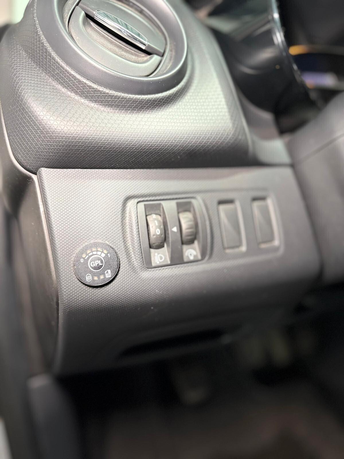 Renault Clio 1.2 75CV GPL 5 porte Wave